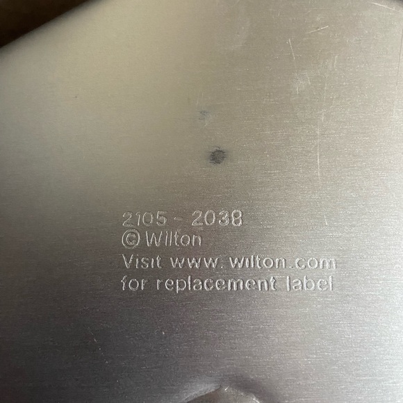 Wilton Graduation Cake pan - Picture 6 of 6